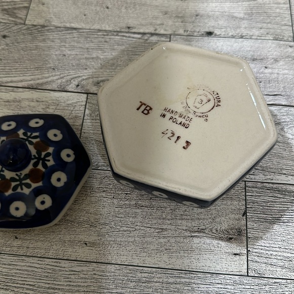 Bolesławiec Polish Pottery Hand-painted Circles Shapes small container with lid - Picture 6 of 7